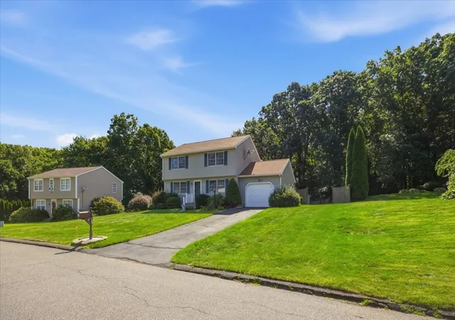 2nd image of 18 Scott Hollow Dr, Holyoke, MA 01040 | MLS# 73562349