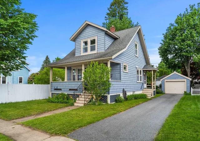 Photo 3 of Sale Pending at 29 Newcastle Rd, Peabody, MA 01960 | MLS# 73556213 | Listing updated on 2026-08-19