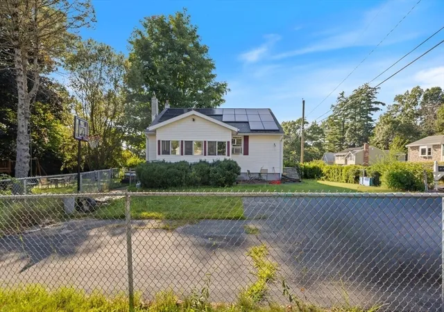 Photo 3 of Sale Pending at 32 Hillcrest Rd, Dracut, MA 01826 | MLS# 73561078 | Listing updated on 2026-08-20