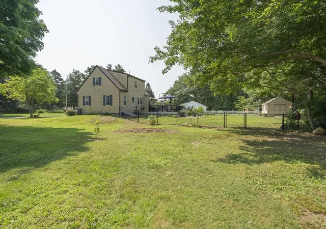 35th image of 37 Acorn St, Middleboro, MA 02346 | MLS# 73560741
