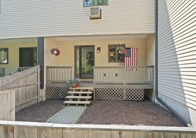 2nd image of 8 Bancroft Cmn #8, Franklin, MA 02038 | MLS# 73551485