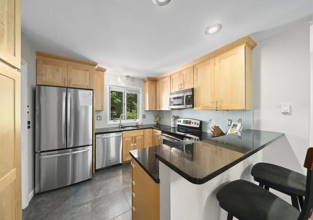 3rd image of 8 Bancroft Cmn #8, Franklin, MA 02038 | MLS# 73551485