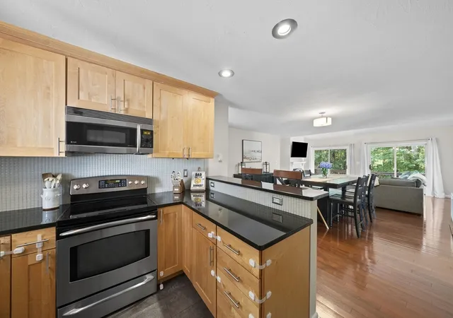 5th image of 8 Bancroft Cmn #8, Franklin, MA 02038 | MLS# 73551485