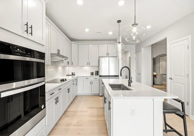3rd image of 5 Peters Farm Way #411, Westborough, MA 01581 | MLS# 73554658