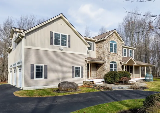 Photo 3 of Single family home for sale at 837 Mount Elam Rd, Fitchburg, MA 01420 | MLS# 73457392 | Listing updated on 2025-12-27