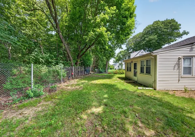 5th image of 41 Rockland St, Brockton, MA 02301 | MLS# 73541797