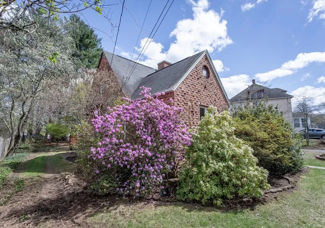 37th image of 16 Queen St, Holyoke, MA 01040 | MLS# 73505229