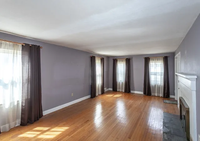 Photo 4 of Sale Pending at 16 Queen St, Holyoke, MA 01040 | MLS# 73505229 | Listing updated on 2026-05-13