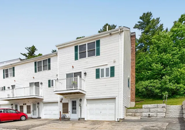 Homes for sale in Gardner, MA | 15 Century Wy, Gardner, MA 01440