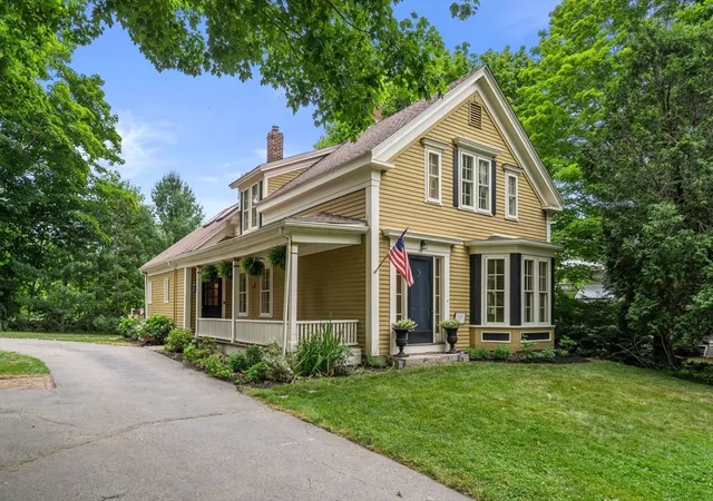 1st image of 31 Broadway, Hanover, MA 02339 | MLS# 73541070