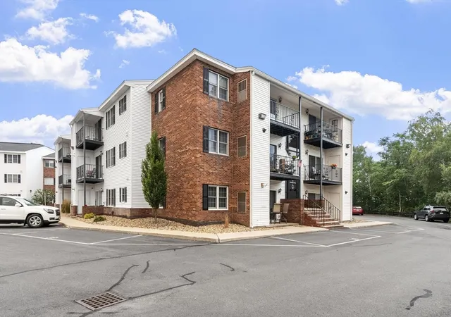 2nd image of 45 Christopher Dr #318, Methuen, MA 01844 | MLS# 73550306