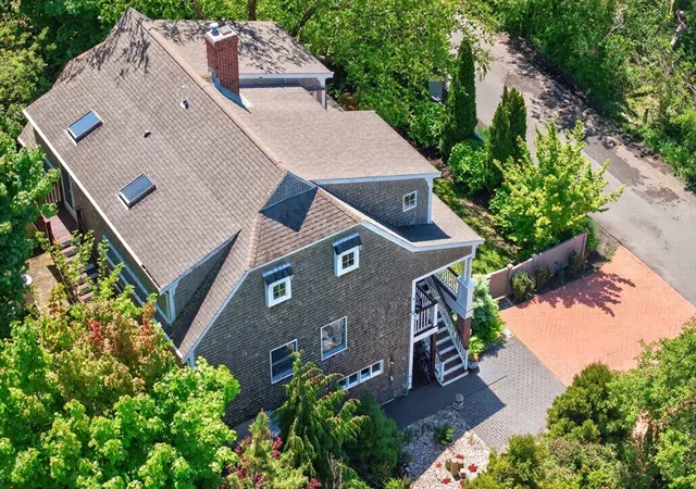 2nd image of 7 Miller Hl Rd, Provincetown, MA 02657