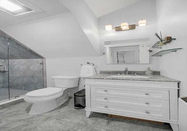 2nd image of 142 Main St, Amesbury, MA 01913