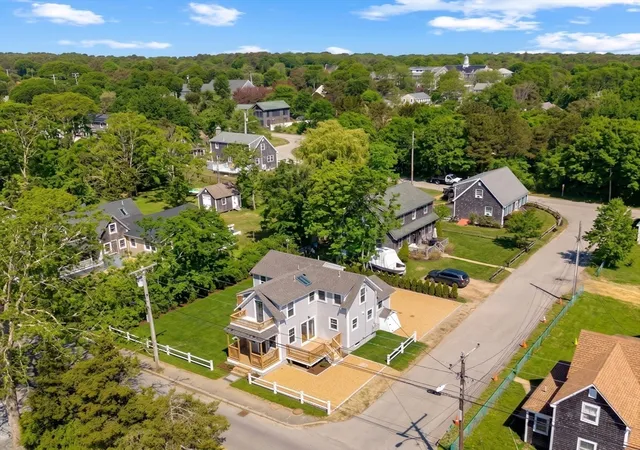 Photo 3 of Single family home for sale at 33 Vineyard Ave, Oak Bluffs, MA 02557 | MLS# 73511961 | Listing updated on 2026-08-18