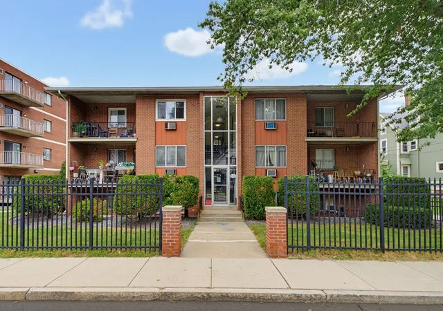 2nd image of 139 Pleasant St #C-12, Marlborough, MA 01752 | MLS# 73567255