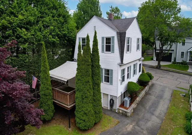 3rd image of 233 Florence Ave, Arlington, MA 02476 | MLS# 73533793
