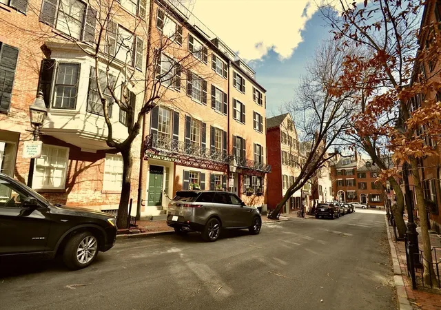 2nd image of 9 West Cedar St, Boston, MA 02108 | MLS# 73493300