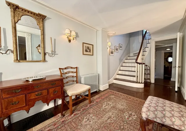 4th image of 9 West Cedar St, Boston, MA 02108 | MLS# 73493300