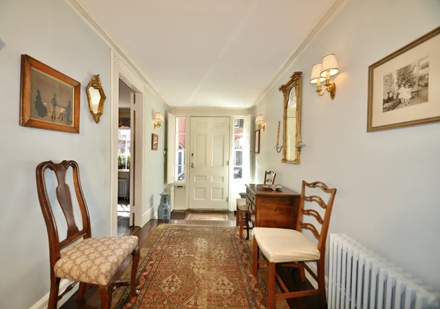 5th image of 9 West Cedar St, Boston, MA 02108 | MLS# 73493300