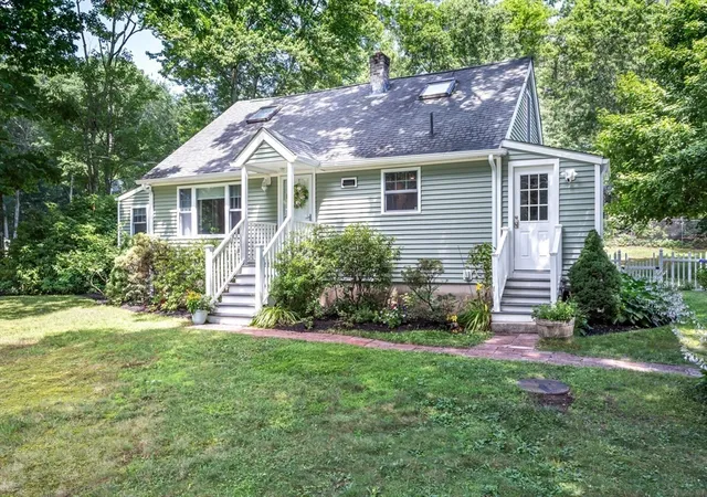 1st image of 314 Pleasant St, Franklin, MA 02038 | MLS# 73548585