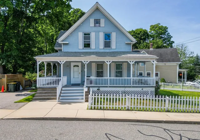 1st image of 204 School Street, Franklin, MA 02038 | MLS# 73554306