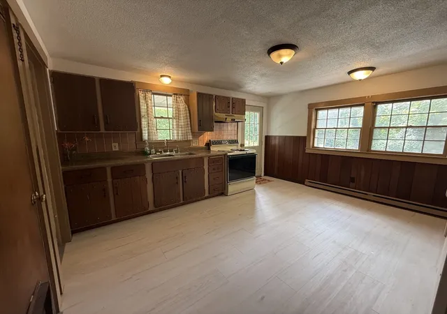 Homes for sale in Orange, MA | 97 W Main St, Orange, MA 01364 | MLS# 73548965