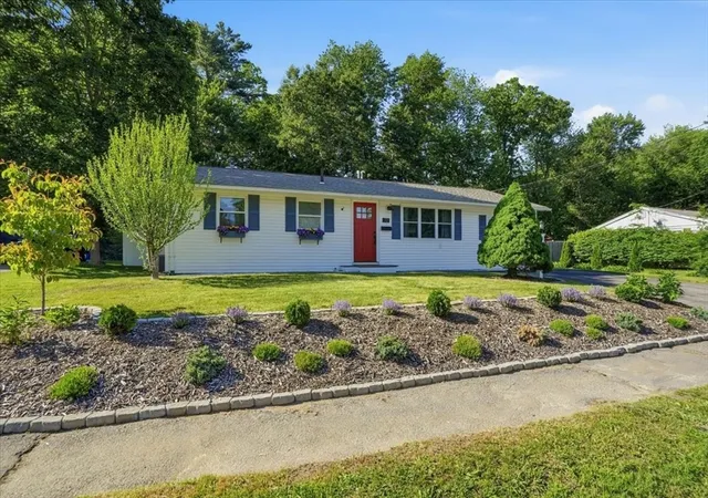 Homes for sale in Rockland, MA | 72 Josh Gray Rd, Rockland, MA 02370 | MLS# 73533164