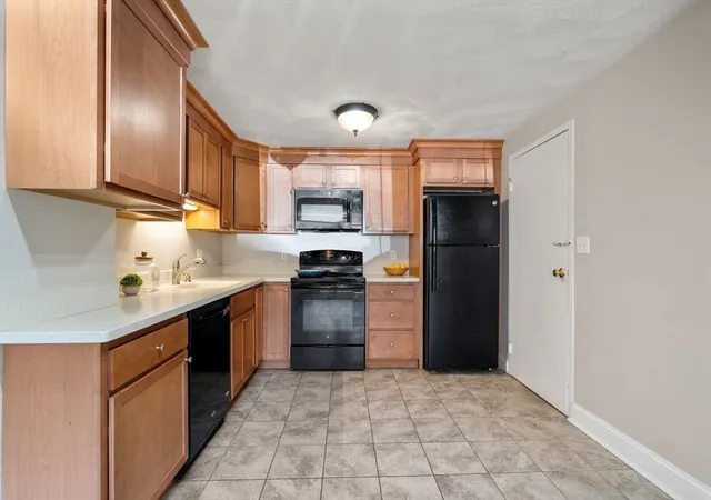 3rd image of 1105 Lexington St #4-1, Waltham, MA 02452 | MLS# 73546330