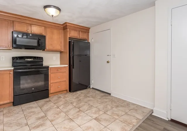 4th image of 1105 Lexington St #4-1, Waltham, MA 02452 | MLS# 73546330