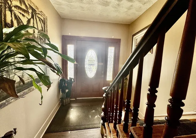 7th image of 27 W 5th St, Lowell, MA 01850 | MLS# 73433528