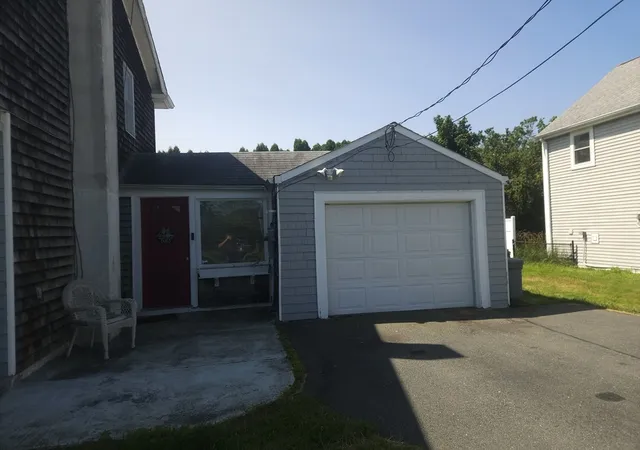 Photo 3 of Single family home for sale at 114 Pearl St, South Dartmouth, MA 02748 | MLS# 73553461 | Listing updated on 2026-09-04