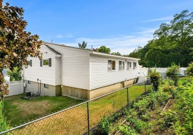 39th image of 104 Spring View Dr, Lynn, MA 01904 | MLS# 73553067