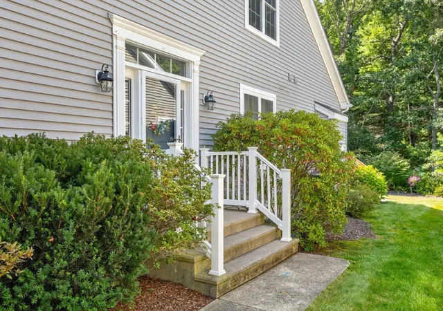 2nd image of 6 Autumn Gln, Plymouth, MA 02360 | MLS# 73561911