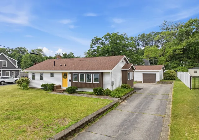 Homes for sale in Hudson, MA | 40 Pine St, Hudson, MA 01749 | MLS# 73536282
