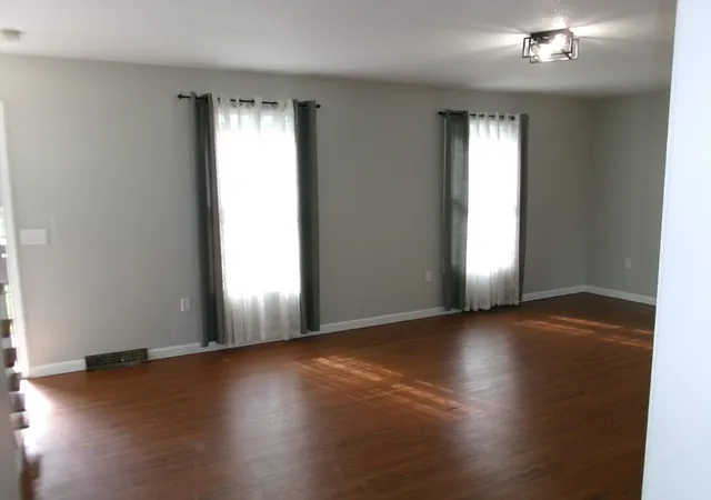 4th image of 71 Eddywood St, Springfield, MA 01118 | MLS# 73563643