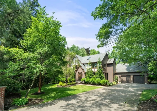 Homes for sale in Brookline, MA | 75 Hammond Pond Parkway, Brookline, MA 02467 | MLS# 73549795