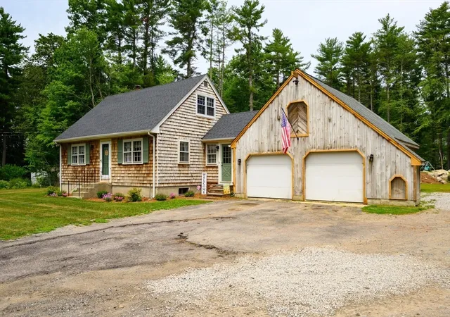 3rd image of 544 Spring St, Hanson, MA 02341 | MLS# 73546185