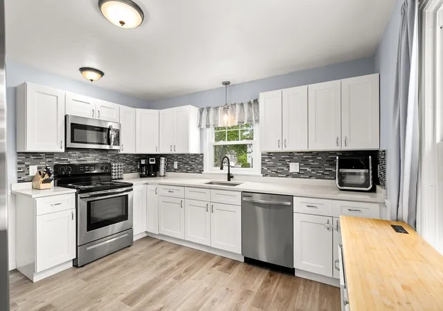 Homes for sale in East Longmeadow, MA | 27 Shaw St, East Longmeadow, MA 01028 | MLS# 73533161