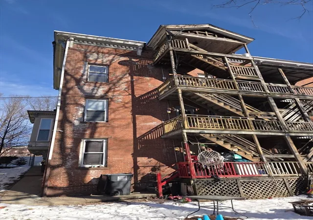 19th image of 40 Byers St, Springfield, MA 01105 | MLS# 73472347