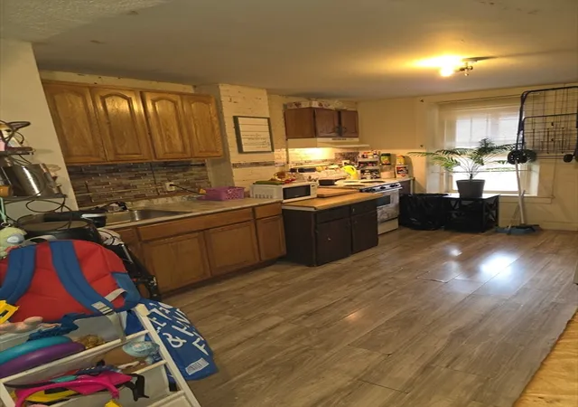 3rd image of 40 Byers St, Springfield, MA 01105 | MLS# 73472347