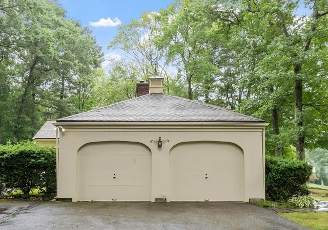 4th image of 19 Huntingdon Rd, Lynnfield, MA 01940 | MLS# 73546444