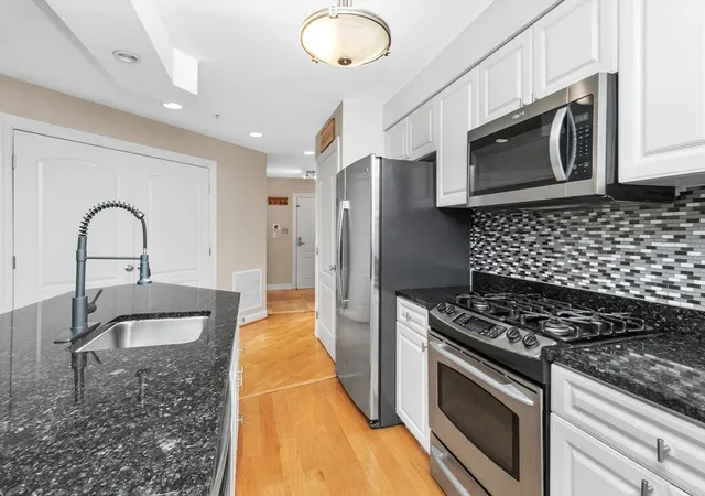 4th image of 501 Commerce Dr #2204, Braintree, MA 02184 | MLS# 73559260