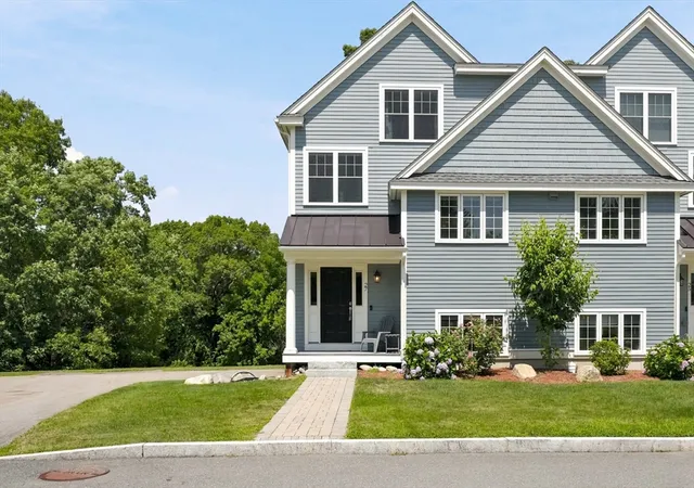 2nd image of 27 Clarks Hill Ln #27, Framingham, MA 01702 | MLS# 73553882