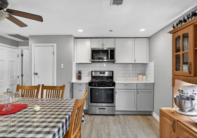 4th image of 28 Clinton St, Cambridge, MA 02302