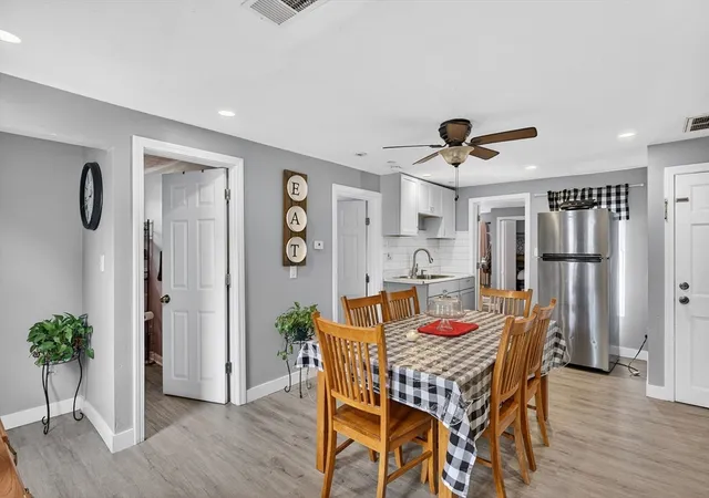 5th image of 28 Clinton St, Cambridge, MA 02302
