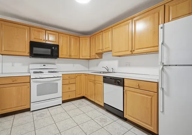 Homes for sale in Canton, MA | 63 Maple St #F, Canton, MA 02021 | MLS# 73506241