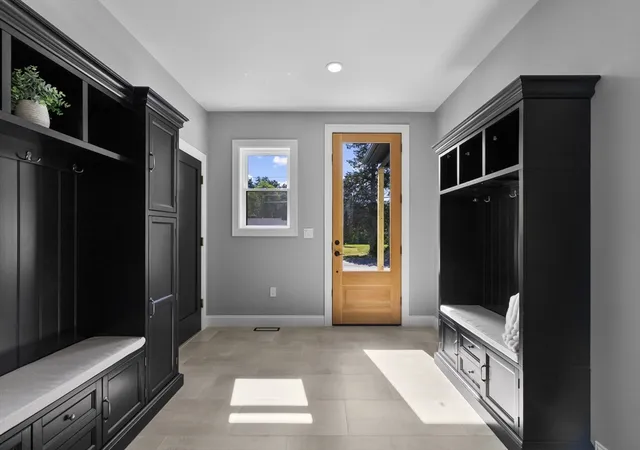 3rd image of 91 Howard St, South Easton, MA 02375 | MLS# 73542114