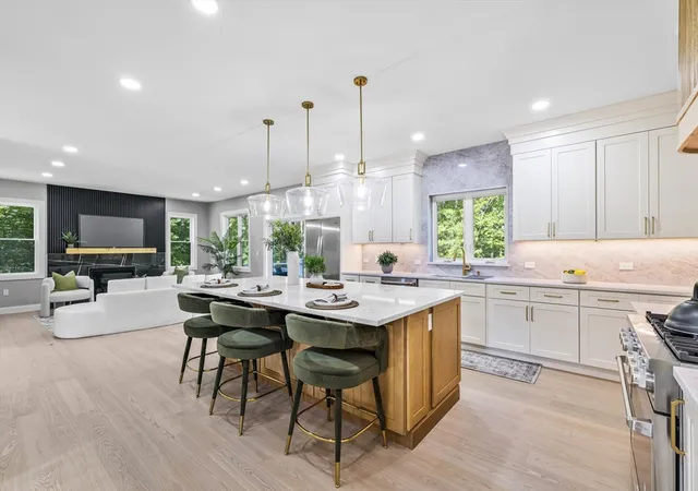 5th image of 91 Howard St, South Easton, MA 02375 | MLS# 73542114