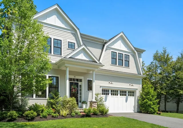 2nd image of 33 Hickory Rd, Wellesley, MA 02482 | MLS# 73529342