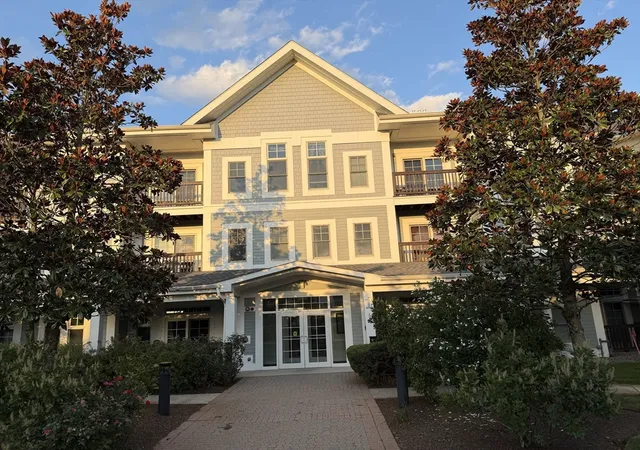 Photo 3 of Sale Pending at 501 Commerce #1-305, Braintree, MA 02184 | MLS# 73567189 | Listing updated on 2026-09-29
